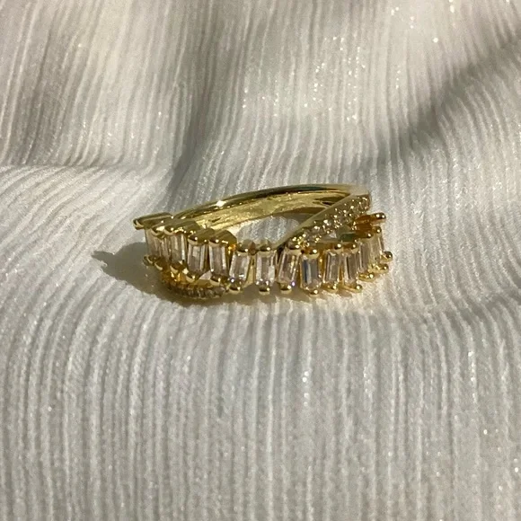 - 💄10k Gold Vermeil baguette CZ DiamondCrisscross  band - Picture 11 of 17